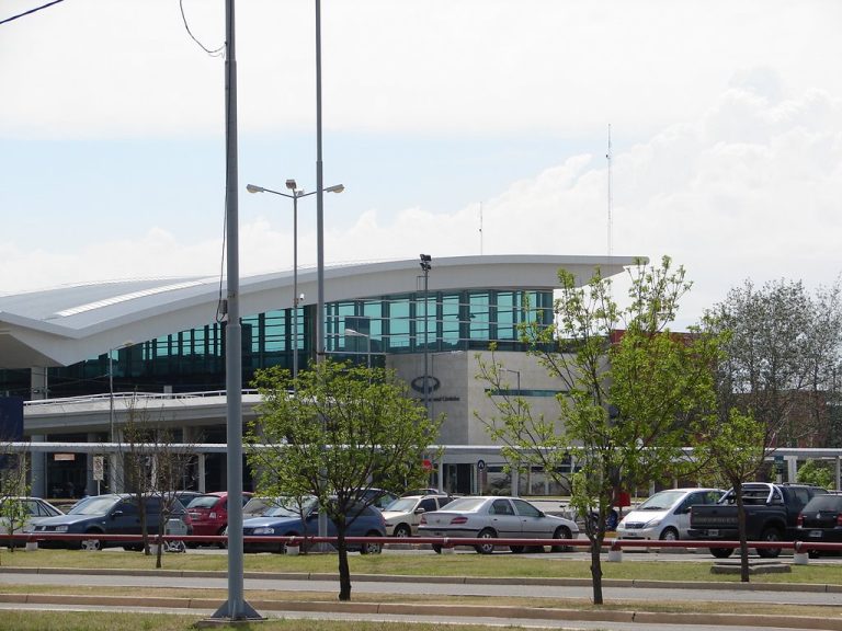 Aeropuerto Internacional Ambrosio Taravella 768x576